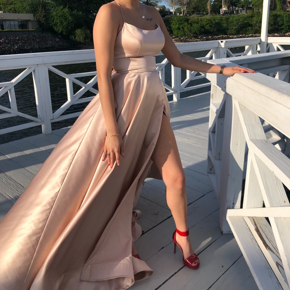 Dress - Picture 3 of 3